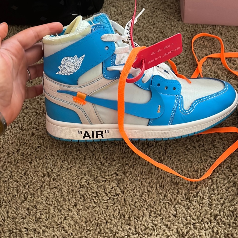 Mens off white limited edition sneakers. Womens size 8.5-9. Perfect condition.